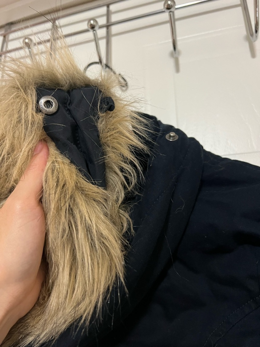 BNWT- Hollister Navy Hooded Jacket with Detachable Faux Fur Trim - Picture 6 of 7
